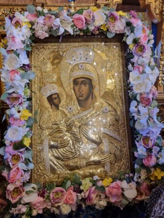 Pe 15 august, creștinii ortodocși și catolici sărbătoresc Adormirea Maicii Domnului În data de 15 august, creștinii ortodocși și catolici sărbătoresc Adormirea Maicii Domnului, o sărbătoare care comemorează trecerea Fecioarei Maria