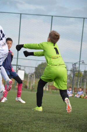 Campionatul Județean U13 se anunță a fi unul plin de pasiune și competitivitate, cu un număr record de 14 echipe participante.