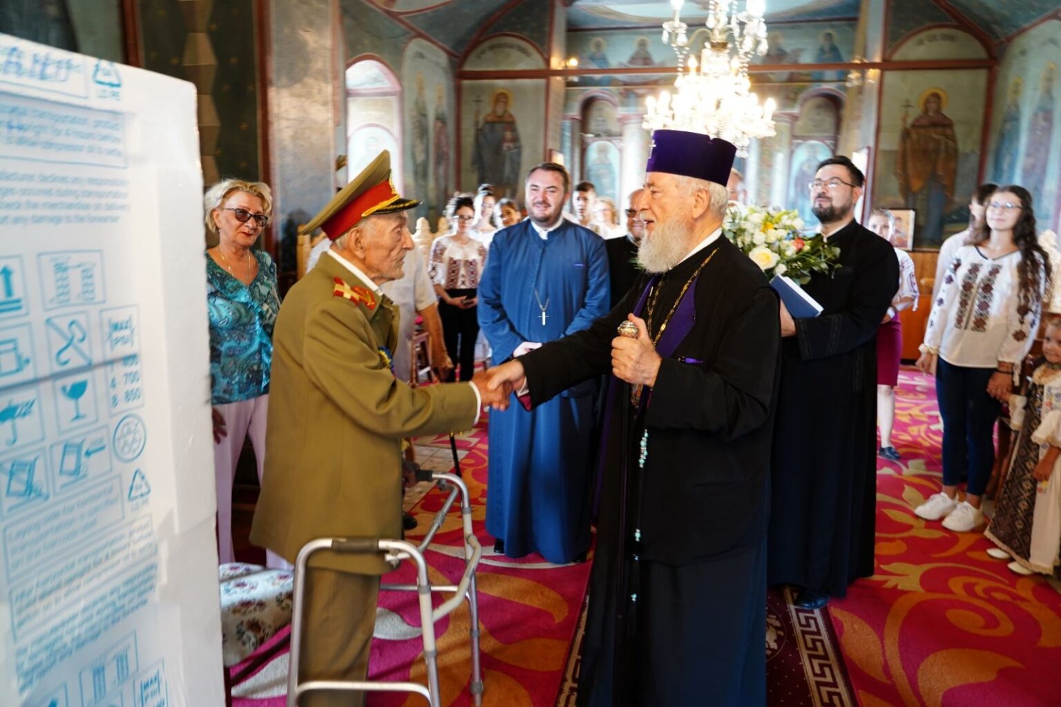 ÎPS ARHIEPISCOP ȘI MITROPOLIT NIFON A CONFERIT DIPLOMA ANIVERSARĂ UNUI VETERAN DE RĂZBOI LA ÎMPLINIREA VÂRSTEI DE 106 ANI Înaltpreasfințitul Părinte Arhiepiscop și Mitropolit Nifon a oferit miercuri, 14 august 2024, în cadrul unui eveniment festiv organizat la biserica parohiei Glodeni