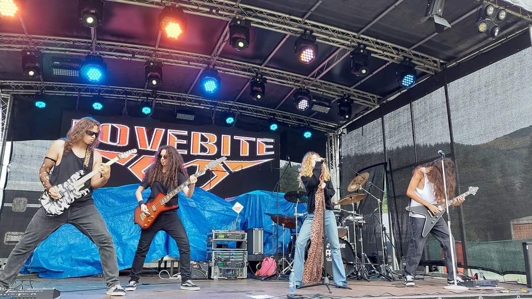 Prima zi a festivalului a dedicată folclorului care este un adevărat document al existenței noastre pe pământ și un argument al originii noastre străvechi.