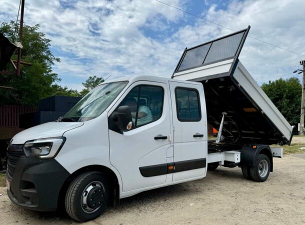 Primăria Răzvad și-a mărit parcul auto cu o autobasculantă echipată cu sărăriță și lamă pentru zăpadă Primăria Răzvad a făcut un pas semnificativ în direcția îmbunătățirii infrastructurii și serviciilor publice, achiziționând o autobasculantă echipată cu sărărița și lamă pentru zăpadă.