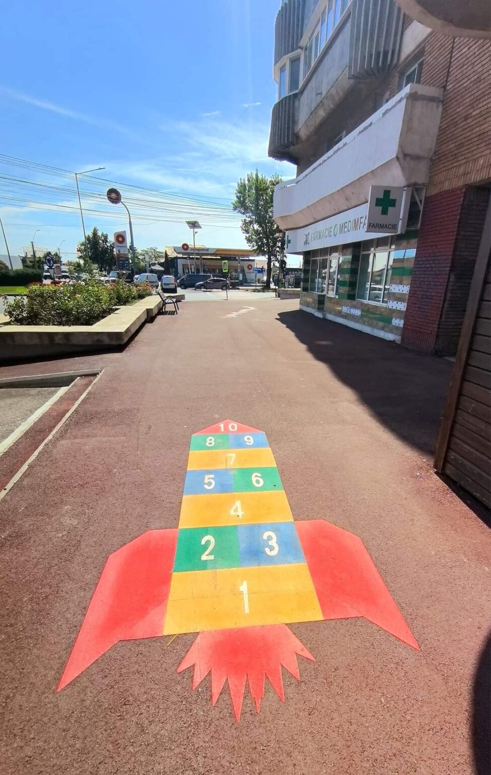 Transformare urbană în Târgoviște: Modernizare și amenajare pe Calea București Administrația municipiului Târgoviște a finalizat un proiect amplu de modernizare a infrastructurii și amenajare urbană pe Calea București