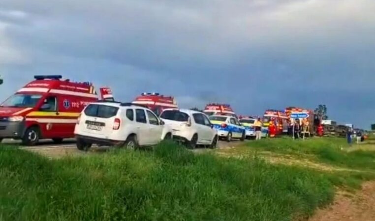 Tragedie la Brezoaele Pompierii au fost solicitați să intervină pentru salvarea unei persoane blocată într-un utilaj agricol.