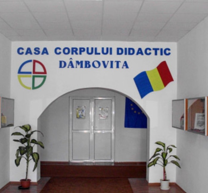 Unitățile școlare din județul Dâmbovița sunt invitate să participe la expoziția "EMOȚIE DE TOAMNĂ" organizată de Casa Corpului Didactic Dâmbovița.