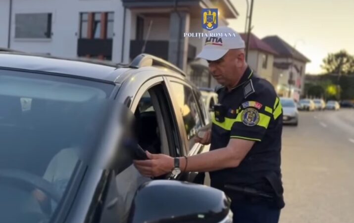 Tot județul Dâmbovița este împânzit de polițiști și radare Pentru depistarea conducătorilor auto care pun în pericol circulația pe drumurile publice și se urcă la volan sub influența alcoolului sau a unor substanțe