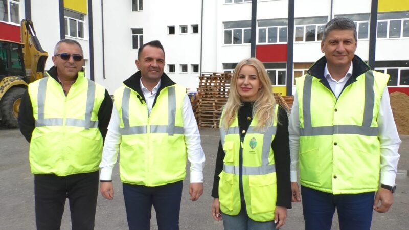 Se lucrează  în ritm susținut la Școala Gimnazială „Grigore Alexandrescu” din Târgoviște, unitatea de învățământ din microraionul nr. 11