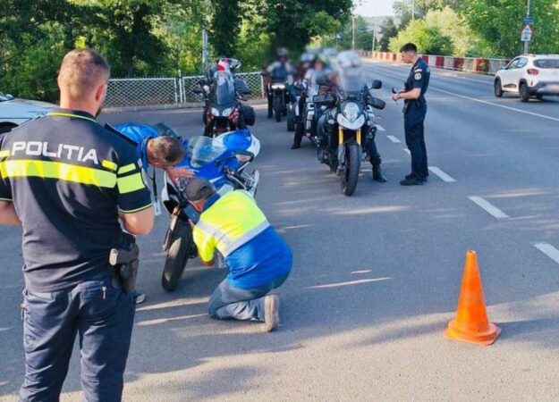 La nivelul județului Dâmbovița, în cadrul operațiunii ROADPOL Safety Days, polițiștii au reținut 83 de permise În perioada 16-22 septembrie a.c., polițiștii rutieri din cadrul Inspectoratului de Poliție Județean Dâmbovița, sub coordonarea Direcției Rutiere