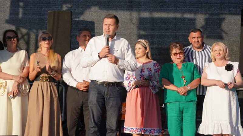 Președintele Consiliului Județean și al PSD Dâmbovița, Corneliu Ștefan, a fost prezent la sărbătorirea praznicului nașterii Maicii Domnului în comunele Brezoaele, Vlădeni și Ocnița. 