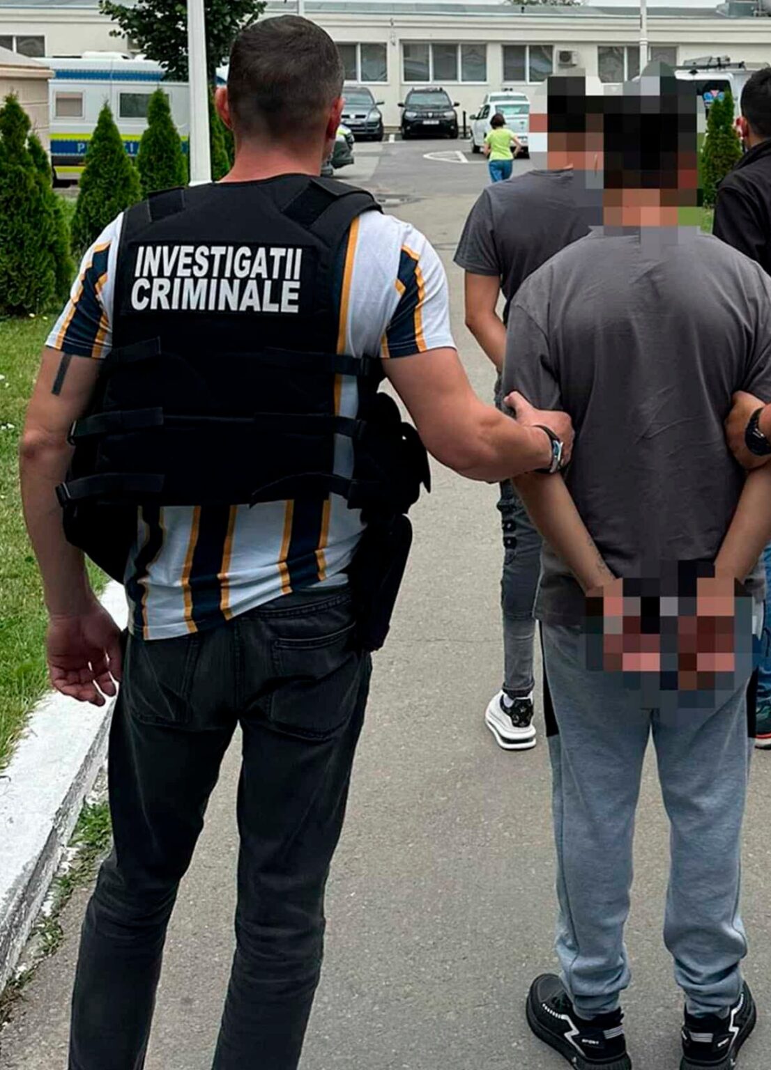 Femeie tâlhărită pe o stradă din municipiul Târgoviște Polițiștii din cadrul Poliției Municipiului Târgoviște au fost sesizați de către o femeie cu privire la faptul că o persoană necunoscută i-a sustras telefonul mobil.