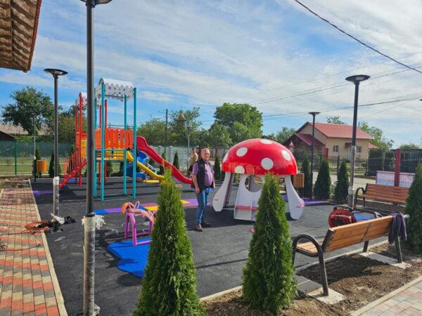 Comuna Dragomirești  se pregătește să ofere copiilor din localitate două noi locuri de joacă moderne, în urma un parteneriat de succes cu Consiliul Județean Dâmbovița