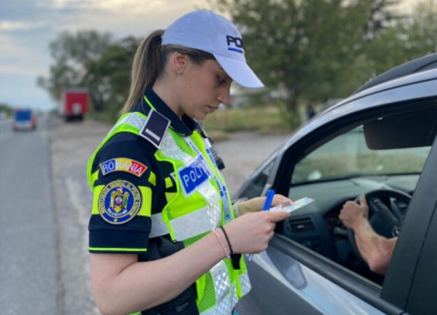 Autoritățile rutiere atrag atenția asupra pericolului vitezei excesive sau neadaptate condițiilor de drum, subliniind că aceasta rămâne una dintre