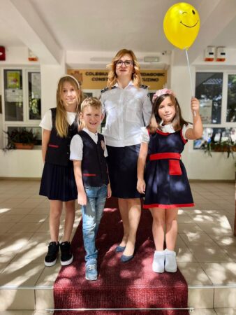 Siguranța elevilor și a cadrelor didactice reprezintă o prioritate absolută pentru Inspectoratul de Poliție Județean Dâmbovița Inspectoratul de Poliție Județean Dâmbovița a marcat începutul anului școlar 2024-2025 printr-o prezență activă și implicată în comunitatea școlară.