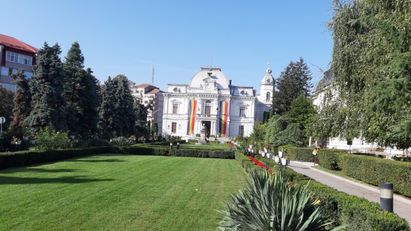 Primăria Târgoviște: Scutire de la plata majorărilor de întârziere a taxelor și impozitelor locale Primăria Municipiului Târgoviște aduce la cunoștința contribuabililor cu restanțe la plata taxelor și impozitelor locale, că pot fi scutiți de achitarea majorărilor de întârziere, în anumite condiții.