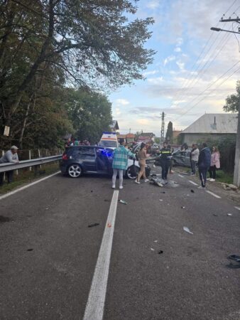 Pompierii au fost solicitați să intervină în cazul unui eveniment rutier produs în localitatea Dealu Mare, pe DN 71.