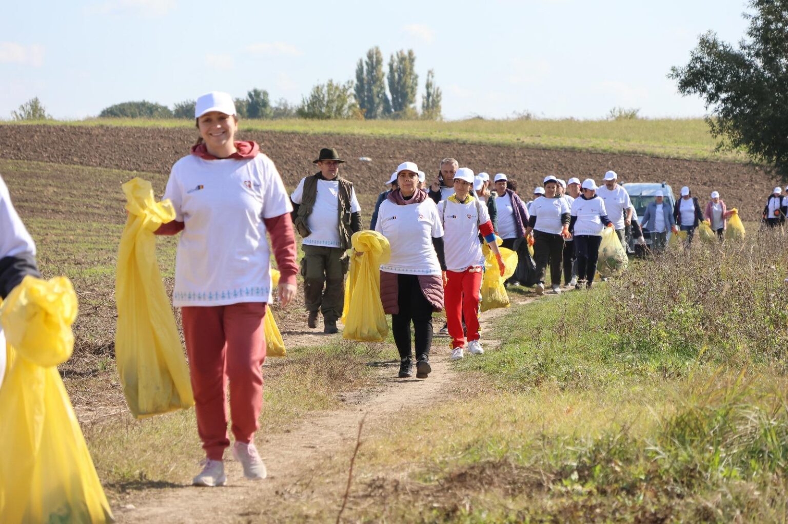 Zilele trecute, orașul Răcari a fost gazda unei acțiuni de amploare dedicată curățării și protejării mediului, intitulată „Adoptă un km”.