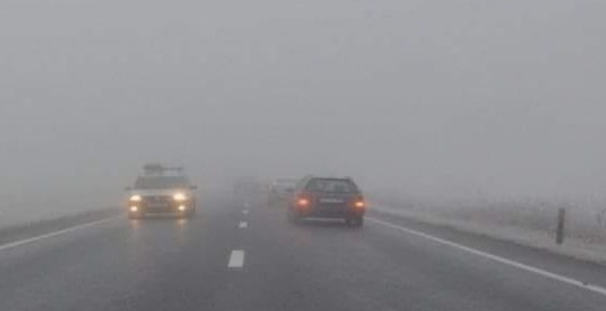 Condițiile meteo din județul Dâmbovița sunt nefavorabile, cu ceață persistentă care poate reduce vizibilitatea sub 200 metri și