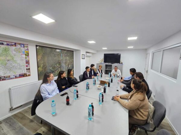 Consiliul Județean Dâmbovița continuă să sprijine dezvoltarea tinerelor talente prin programul de Internship, ajuns la a patra ediție.