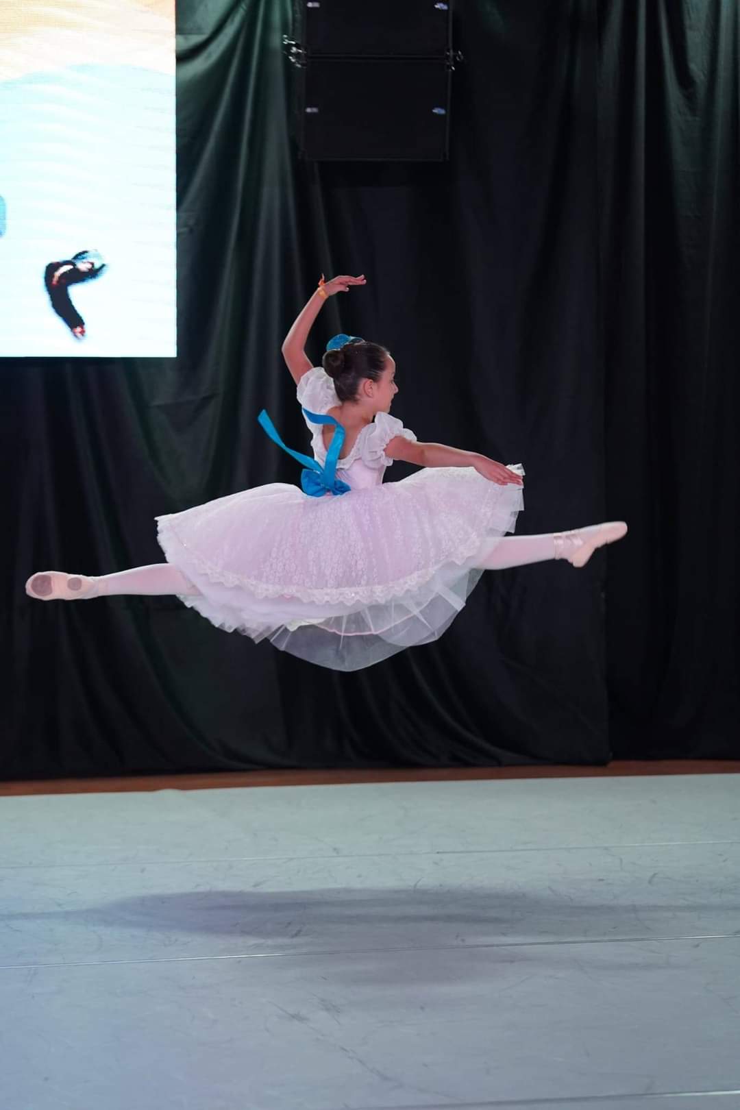 Într-o lume plină de provocări, povestea Dariei Sandu, o fetiță de doar 10 ani din orașul Răcari, aduce o rază de speranță și bucurie. Recent