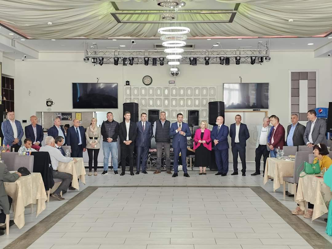 PSD Dâmbovița: Seniorii din organizațiile de pe Valea Dâmboviței, Pucioasa și Fieni au fost sărbătoriți.