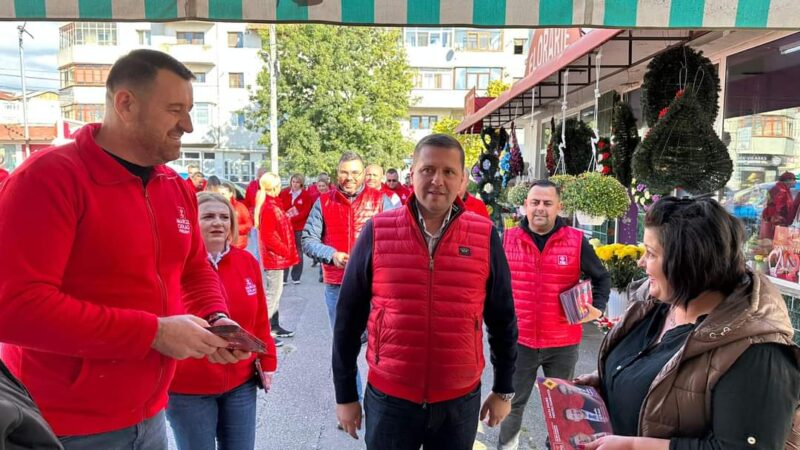 PSD Dâmbovița îndeamnă la mobilizare pentru alegerile prezidențiale și parlamentare Echipele PSD Dâmbovița au desfășurat o serie de întâlniri cu cetățenii din Băleni, Găești, Titu și Moreni, subliniind importanța votului în alegerile prezidențiale și parlamentare care se apropie.