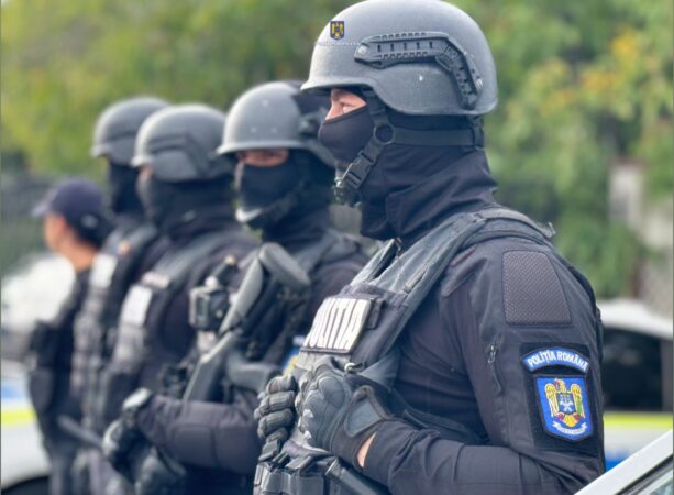  Serviciul Rutier Dâmbovița, împreună cu polițiștii din cadrul Biroului Rutier Târgoviște și cei de la formațiunile de profil, au organizat și desfășurat o acțiune cu efective mărite în tot județul Dâmbovița 