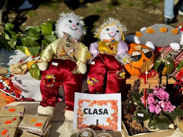 Comunitatea din Răzvad s-a reunit cu ocazia celei de-a III-a ediții a Târgului de Toamnă organizat la Școala Gimnazială Valea Voievozilor, un eveniment dedicat celebrării recoltei și sprijinirii celor în nevoie.