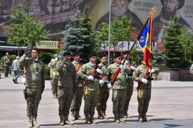 Astăzi, 25 octombrie 2024, Târgoviște devine centrul celebrării Zilei Armatei României, un moment deosebit pentru a omagia faptele de vitejie ale militarilor din trecut și dedicarea celor de astăzi. 