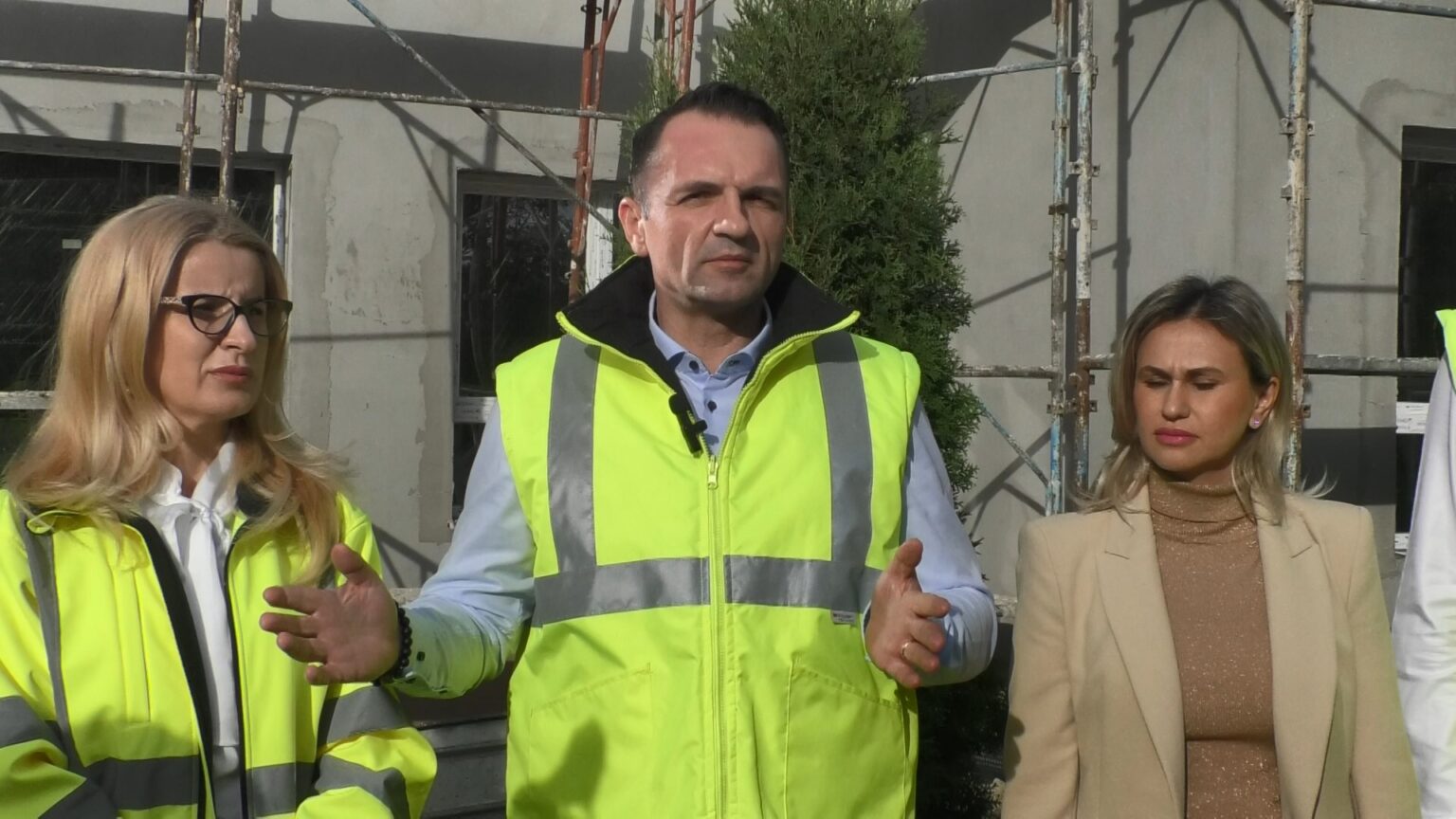  Renovarea energetică în valoare de 6.811.615,30 lei, finanțată prin PNRR, este în plină desfășurare. Termoizolare, tâmplărie nouă, sisteme