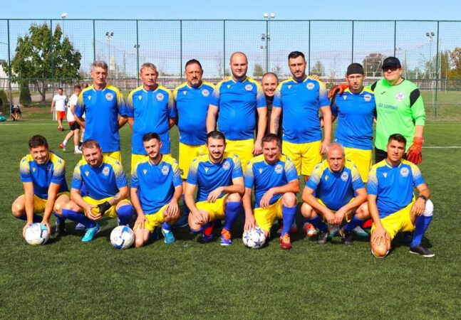 Într-o atmosferă plină de entuziasm și competitivitate, a debutat ieri,  la Complexul Turistic de Natație din Târgoviște prestigioasa competiție