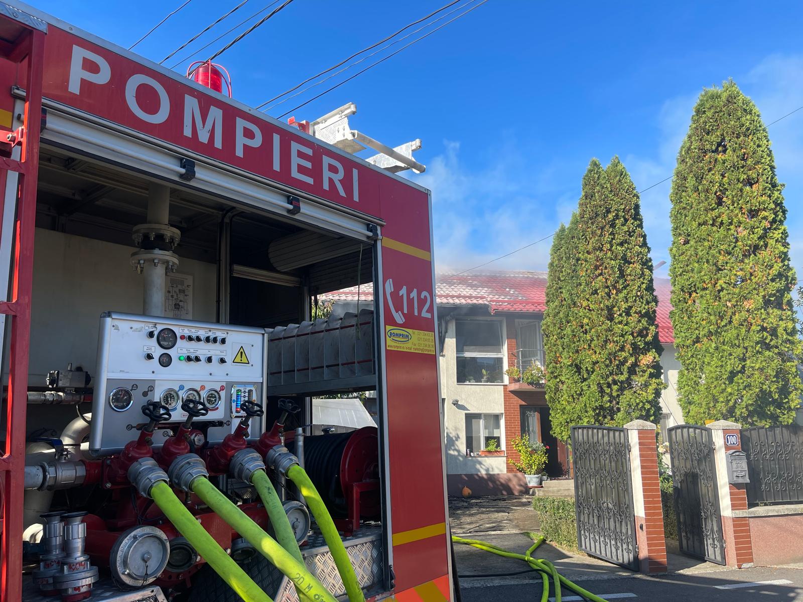 Ieri, în jurul orei 14:28, echipele de intervenție au fost solicitate pentru a stinge un incendiu izbucnit la o locuință din localitatea Doicești.