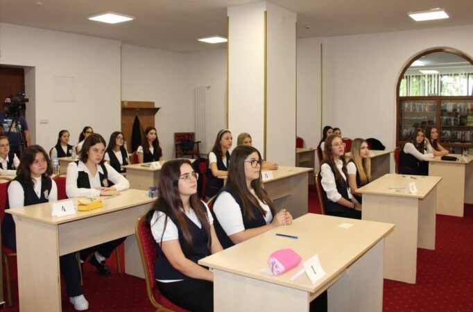 Elevii pasionați de pedagogie, în lumina concursului „Pedagogia – de la clasici la contemporani” Într-un cadru plin de entuziasm și dedicare, elevii de liceu cu profil pedagogic au participat la concursul „Pedagogia