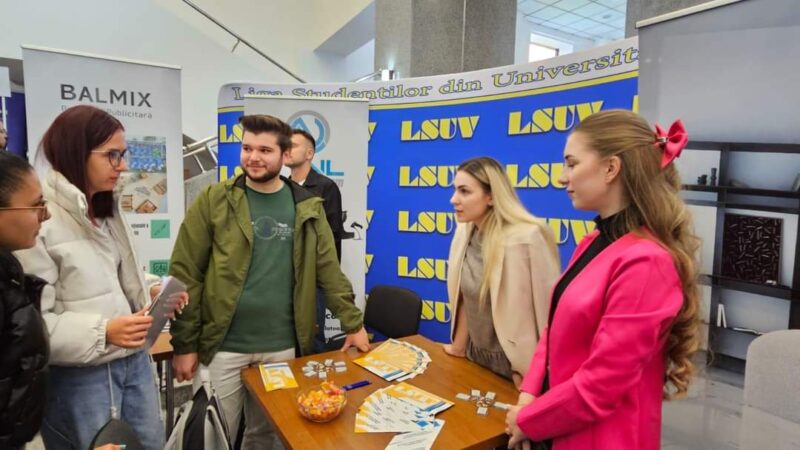 Târg de Cariere și Dezvoltare Profesională la Universitatea „Valahia” din Târgoviște Universitatea „Valahia” din Târgoviște a organizat „Târgul de Carriere și Dezvoltare Profesională”, un eveniment dedicat