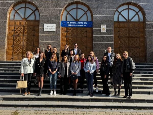 Universitatea „Valahia” din Târgoviște a marcat Ziua Europeană a Justiției Civile în colaborare cu Tribunalul Dâmbovița Universitatea „Valahia” din Târgoviște a marcat Ziua Europeană a Justiției Civile printr-un eveniment special organizat în colaborare cu Tribunalul Dâmbovița.