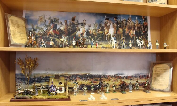 Zilele Bibliotecii Județene Dâmbovița 2024: Oportunitatea de a descoperi lumea lui Napoleon I Biblioteca Județeană Dâmbovița a marcat o nouă ediție a Zilelor Bibliotecii, printr-o serie de evenimente captivante dedicate