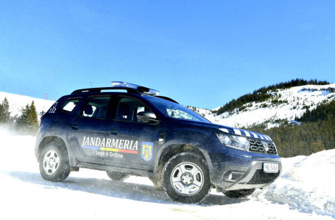 Jandarmeria Dâmbovița, prin jandarmii montani de la Peștera și Zănoaga, face apel la turiștii care intenționează să viziteze zonele montane