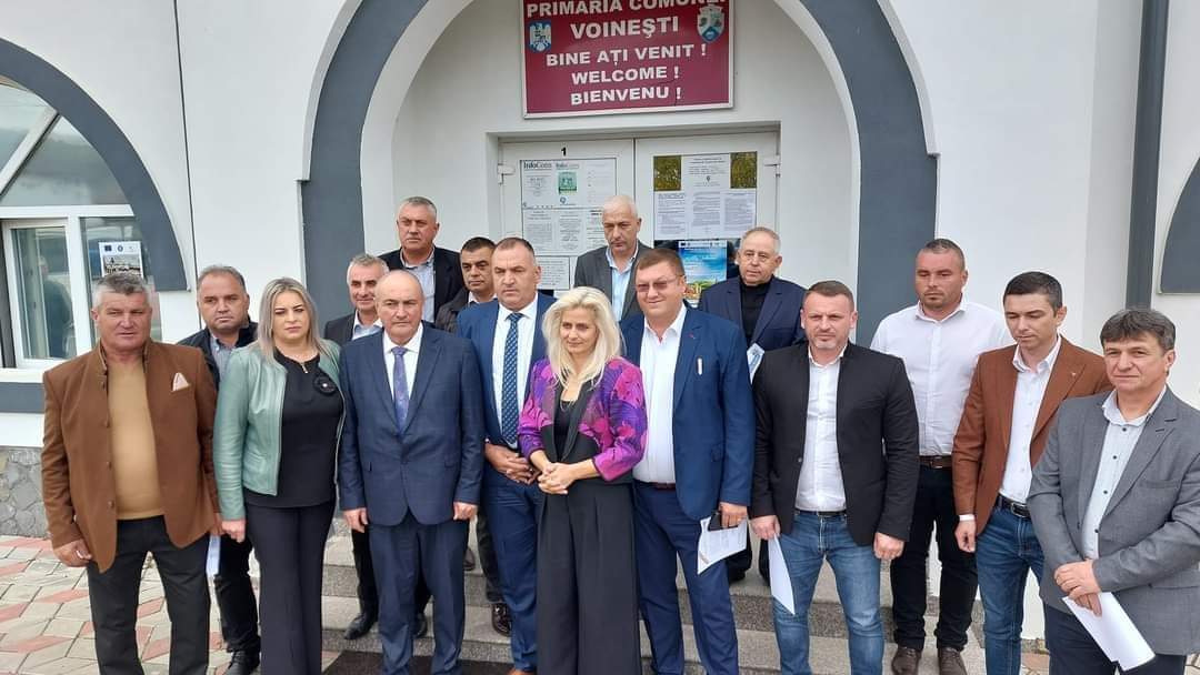 Comuna Voinești își menține ritmul dezvoltării, iar echipa de conducere rămâne una unită și dedicată. Într-o atmosferă de armonie și sprijin reciproc