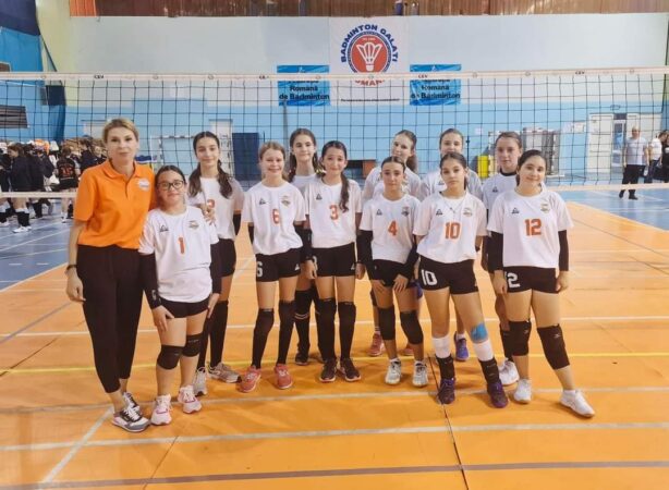 Între 31 octombrie și 2 noiembrie, echipa de minivolei a CSM Târgoviște a participat la un turneu intens, unde s-au confruntat cu echipe talentate din Galați, Prahova și Brăila.