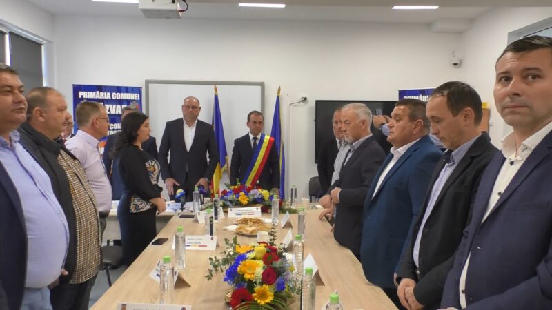 Emanuel Spătaru a început al treilea mandat de primar al comunei Răzvad Emanuel Spătaru a depus jurământul pentru al treilea mandat de primar al comunei Răzvad, în cadrul unei ceremonii solemne