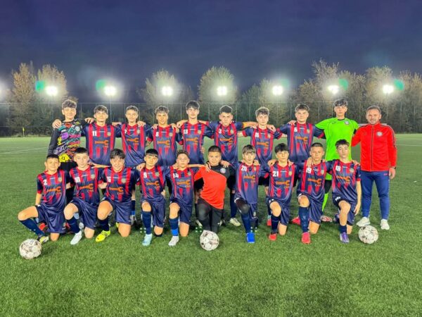 Etapa a 10-a din cadrul Campionatului Juniorilor U15 s-a încheiat într-o atmosferă electrizantă, cu meciuri spectaculoase și cu echipe care au demonstrat multă pasiune și determinare pe teren. 