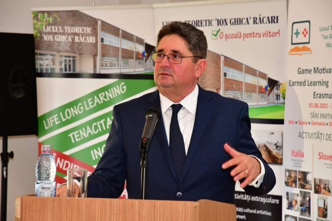 Echipa formată din primarul Marius Caravețeanu și viceprimarul Mugurel Tănase, reconfirmată recent în funcții, promite să ducă Răcariul