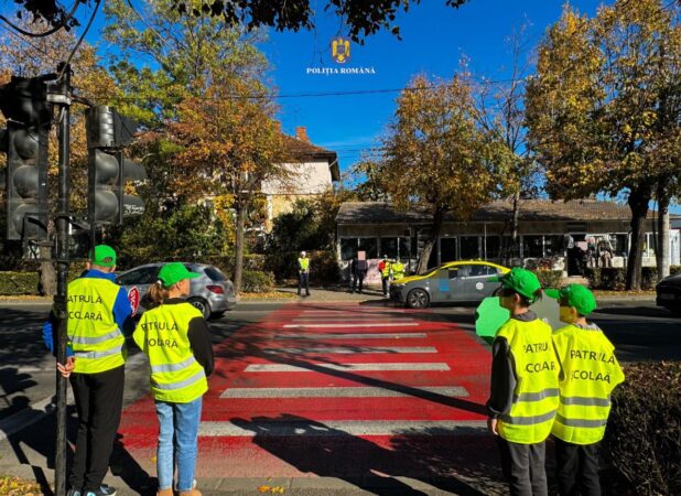 Elevii din clasele V-VIII de la Școala Gimnazială „Coresi” din Târgoviște au participat la o activitate educativă deosebită, organizată în colaborare cu polițiștii de la Serviciul Rutier