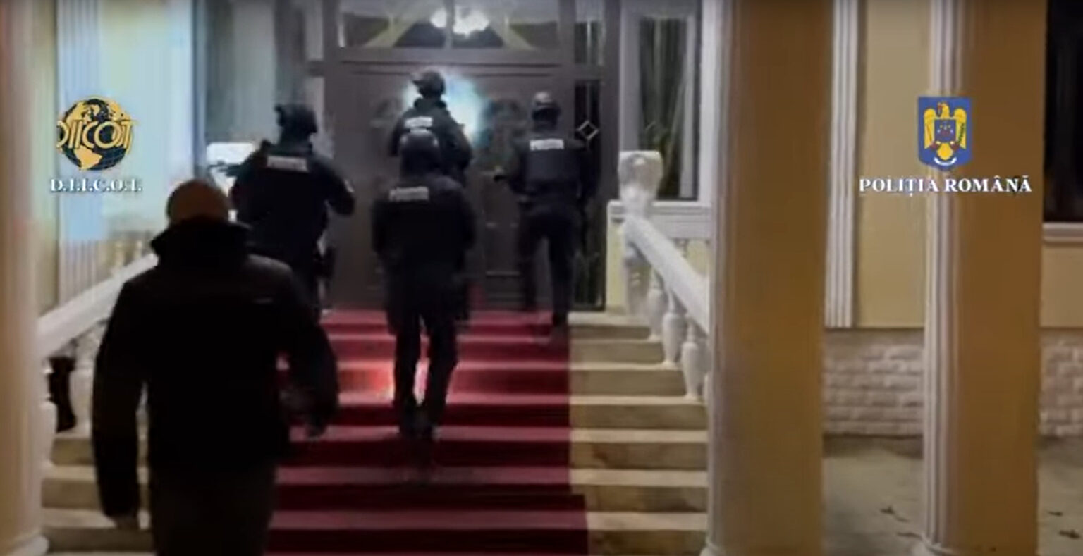 Polițiștii Direcției Arme, Explozivi și Substanțe Periculoase, din cadrul Inspectoratului General al Poliției Române, împreună cu procurorii Direcției