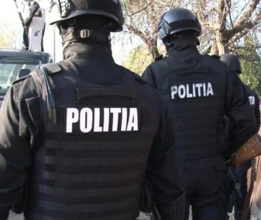 Polițiștii din cadrul Serviciului de Investigare a Criminalității Economice Dâmbovița, sub coordonarea Parchetului de pe lângă Tribunalul Dâmbovița