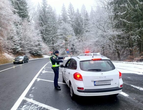 Mesajul Poliției este clar: „Siguranța ta depinde de tine! Echipamentele de iarnă și un comportament preventiv te pot salva pe drum!