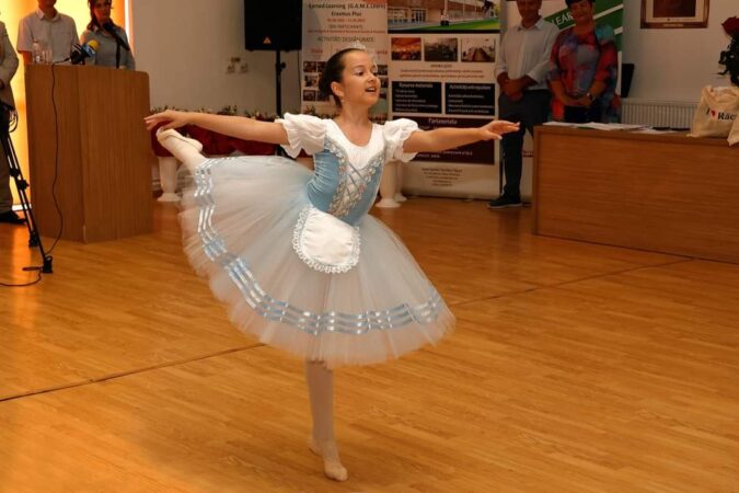 Răcari se mândrește cu un talent excepțional: Daria Sandu, o tânără balerină care va concura în cadrul Campionatului Mondial de Balet