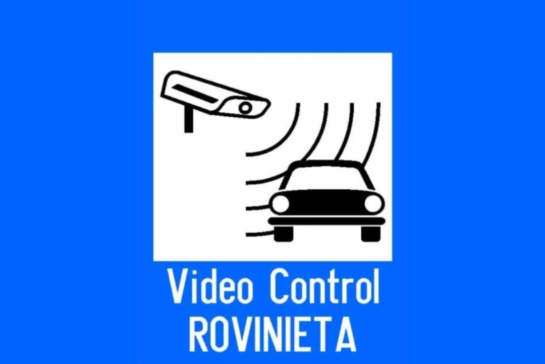 Șoferii români au acum mai multe șanse de a evita amenzile automate pentru lipsa rovinietei, după ce Președintele Klaus Iohannis a promulgat Legea