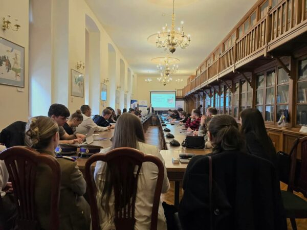 Studenți ai Facultății de Științe Economice din Târgoviște, prezenți la Forumul Național al Economiștilor în Formare A avut loc cea de-a treia ediție a Forumului Național al Economiștilor în Formare, un eveniment important pentru tinerii economiști