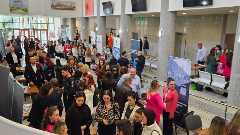  Universitatea „Valahia” din Târgoviște a deschis drumul către o carieră de succes pentru sute de studenți și absolvenți