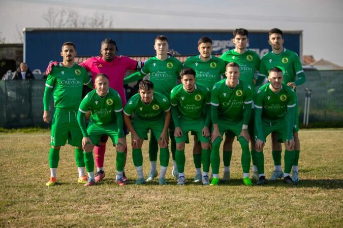 În  Campionatul Ligii 4 la fotbal, echipele gazdă au fost la înălțime, cu victorii importante pentru Lungulețu, Brezoaele,