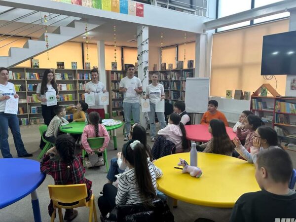  Biblioteca Județeană Dâmbovița - Filiala pentru Copii a devenit gazda unui proiect educativ inovativ, în care limba engleză deschide noi orizonturi